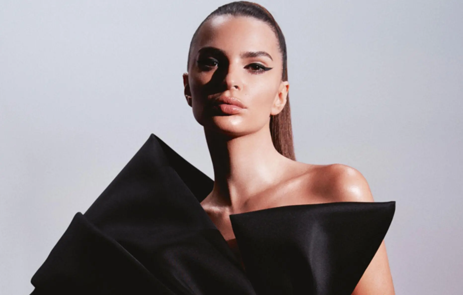L’interview d’Emily Ratajkowski, mannequin, actrice et auteure engagée